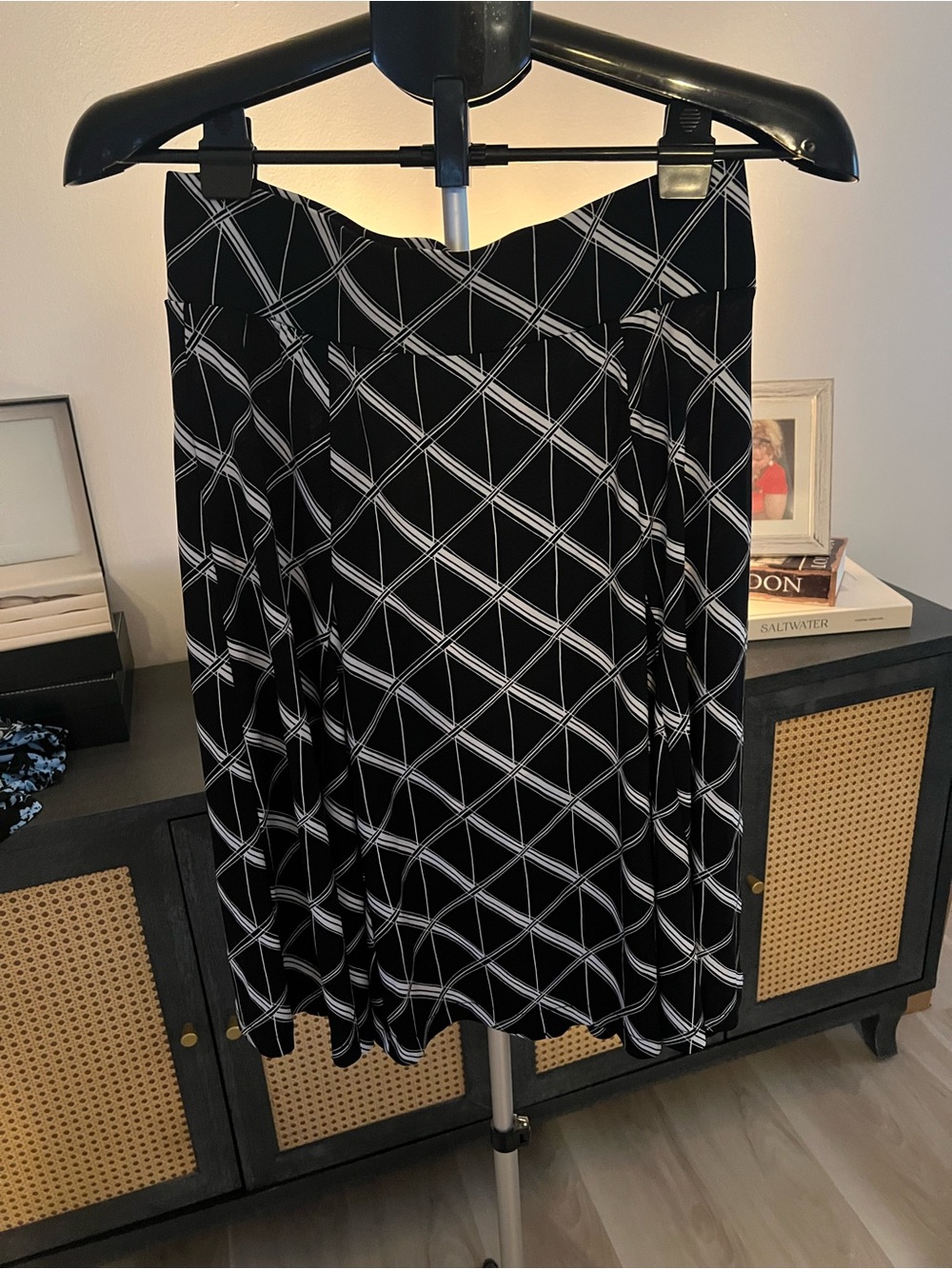 Merona Black and White Geometric Midi Skirt
